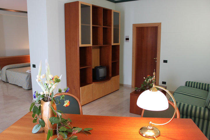 Hotel Casa Per Ferie Benedetto XIII Gravina in Puglia Pokoj fotografie